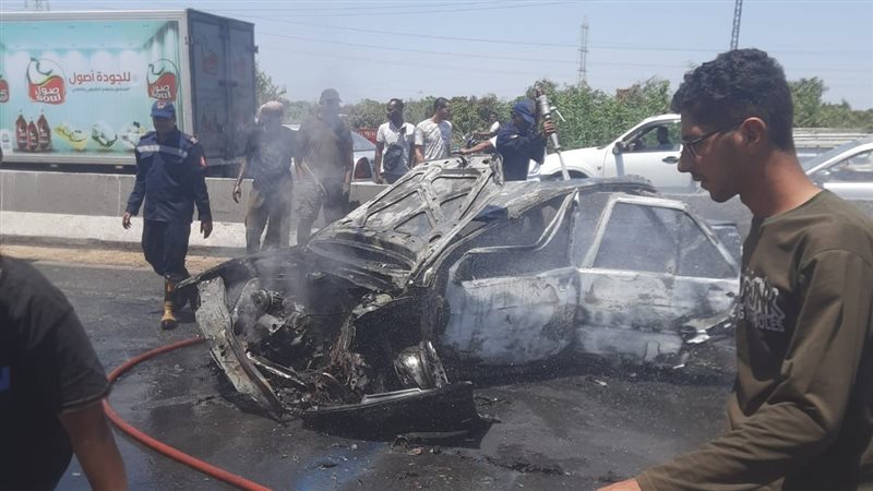 انقلاب سيارة ملاكي على كوبري المستقبل بالإسماعيلية وتفحمها