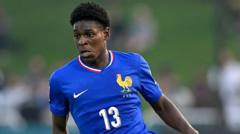 Arsenal approach PSG defender Mbemba